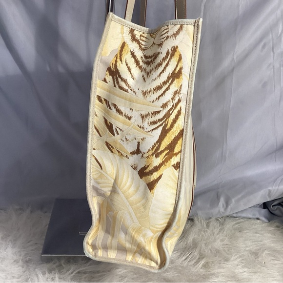 Salvatore Ferragamo Leopard Jungle Safari Tropical Printed Canvas Tote Bag - Picture 5 of 13